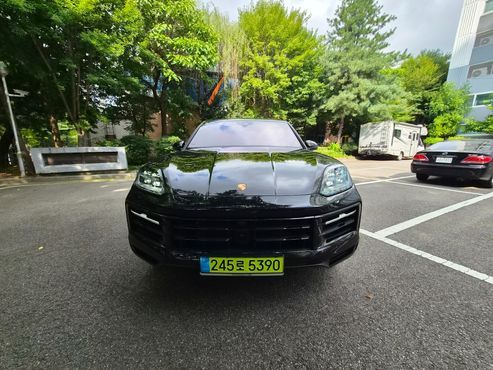 Porsche Cayenne 3.0 E-Hybrid — пробег 16 000 км — фото 1 из 5