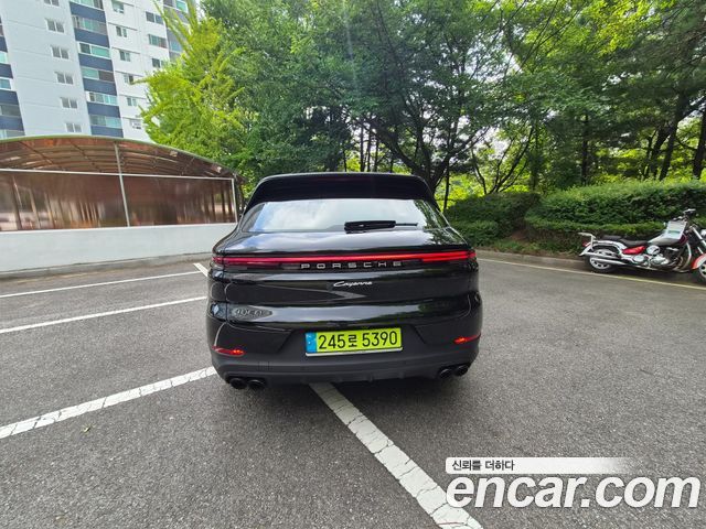 Porsche Cayenne 3.0 E-Hybrid — пробег 16 000 км — фото 5 из 5