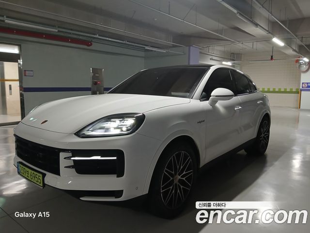 Porsche Cayenne 3.0 E-Hybrid — пробег 13 500 км — фото 1 из 5