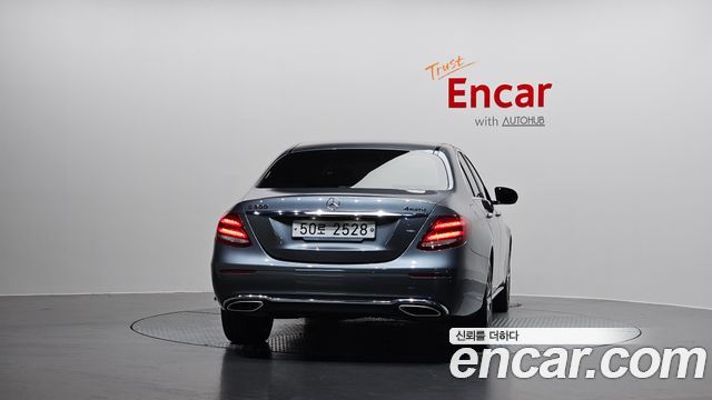 Mercedes-Benz E-Class E300 4MATIC Avnatgarde — пробег 78 972 км — фото 4 из 5