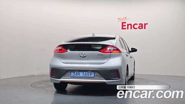Hyundai Ioniq Q — пробег 36 050 км — фото 4 из 5