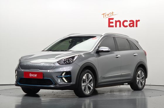 Kia Niro Prestige — пробег 74 513 км — фото 1 из 5
