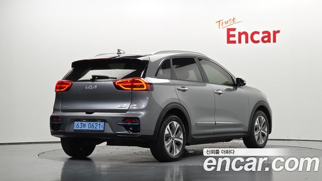 Kia Niro Prestige — пробег 74 513 км — фото 2 из 5