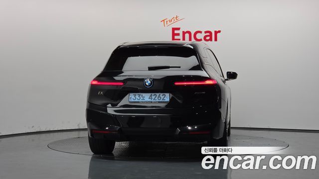 BMW iX из Кореи Encar