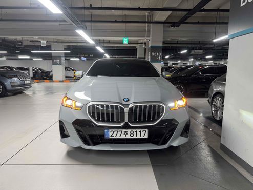 BMW 5-Series 520i M Sport — пробег 6 630 км — фото 1 из 5