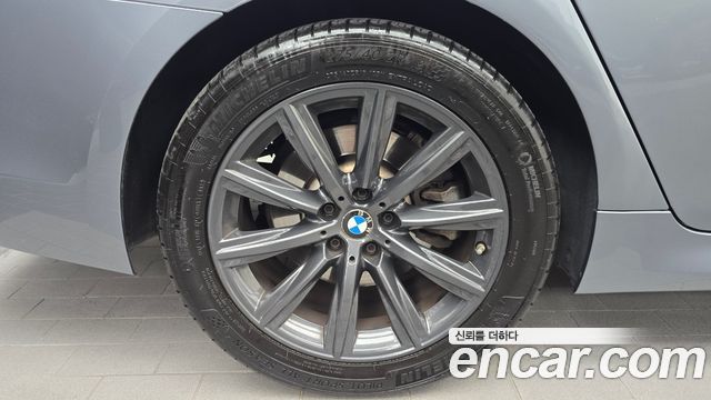 BMW 5-Series 520d xDrive M Sport Package Plus — пробег 86 414 км — фото 5 из 5