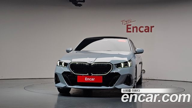 BMW i5 eDrive 40 M Sport — пробег 18 106 км — фото 3 из 5