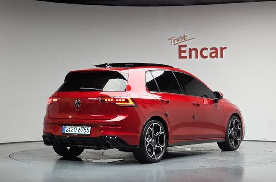 Volkswagen Golf 2.0 GTI — пробег 7 189 км — фото 2 из 5