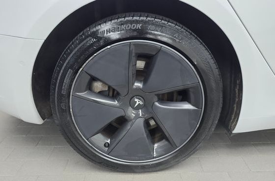 Tesla Model 3 Long Range AWD — пробег 100 225 км — фото 5 из 5