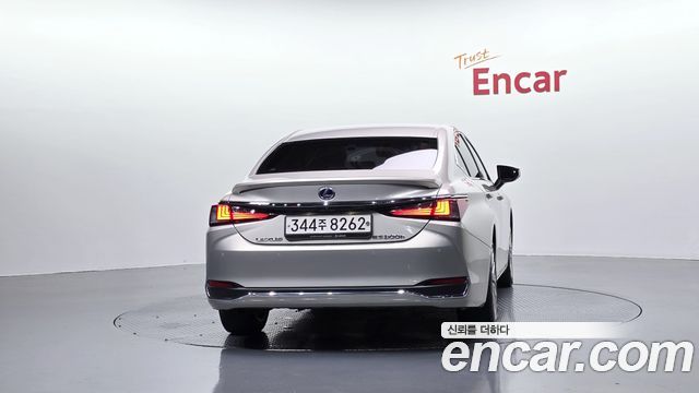 Lexus ES Luxury Plus — пробег 97 039 км — фото 4 из 5