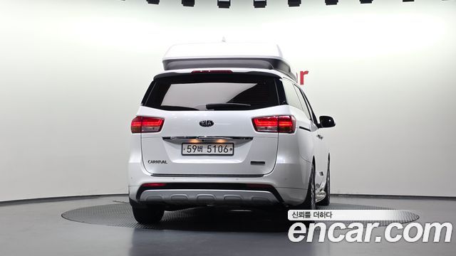 Kia Carnival из Кореи Encar