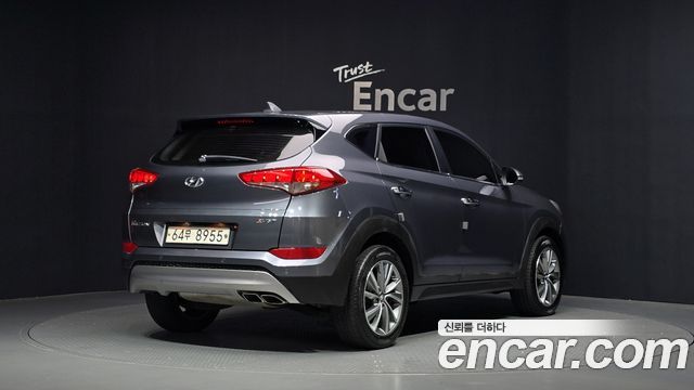Hyundai Tucson Diesel 2.0 2WD Style — пробег 111 896 км — фото 2 из 5