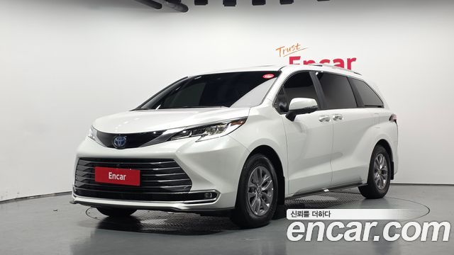 Toyota Sienna 2.5 Hybrid AWD — пробег 27 472 км — фото 1 из 5