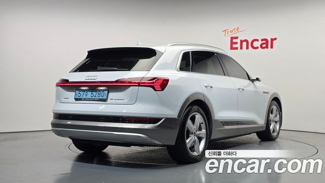 Audi e-tron из Кореи Encar
