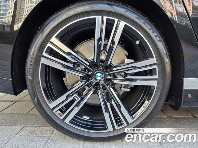 BMW 7-Series 750e xDrive M Sport — пробег 3 980 км — фото 5 из 5