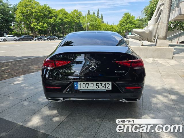 Mercedes-Benz CLS-Class CLS300d 4MATIC — пробег 81 000 км — фото 4 из 5