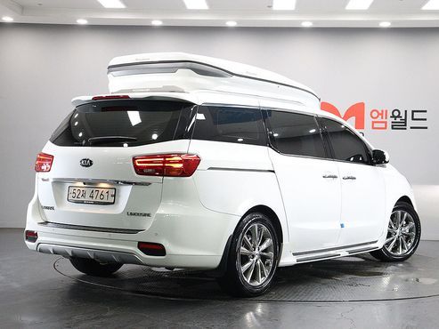 Kia Carnival 7-Seater Limousine VIP — пробег 121 749 км — фото 3 из 5