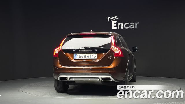 Volvo V60 T5 AWD — пробег 109 202 км — фото 4 из 5