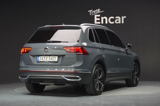 Volkswagen Tiguan 2.0 TDI Premium — пробег 23 105 км — фото 2 из 5