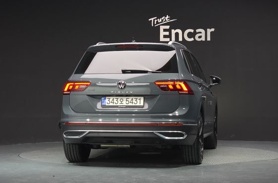 Volkswagen Tiguan 2.0 TDI Premium — пробег 23 105 км — фото 4 из 5
