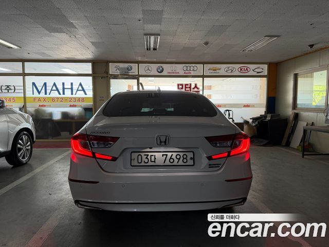 Honda Accord 2.0 Hybrid Touring — пробег 133 000 км — фото 2 из 5