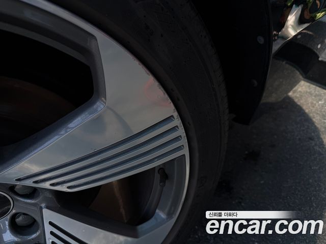 Audi e-tron 55 Quattro Sportback — пробег 49 000 км — фото 3 из 5