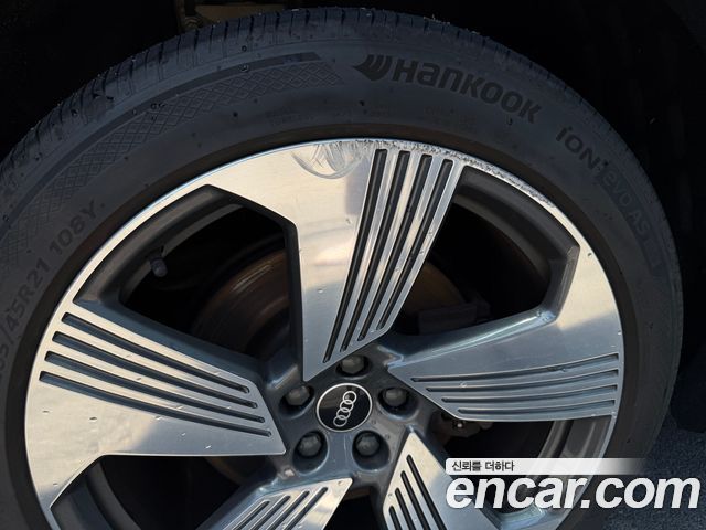 Audi e-tron 55 Quattro Sportback — пробег 49 000 км — фото 4 из 5