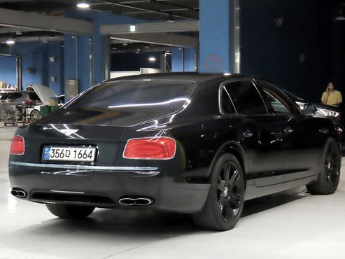 Bentley Flying Spur 4.0 — пробег 94 378 км — фото 4 из 5