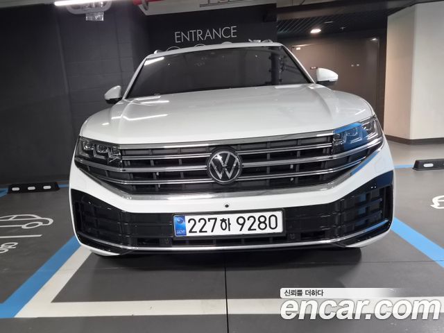 Volkswagen Touareg 3.0 TDI Prestige — пробег 9 700 км — фото 3 из 5