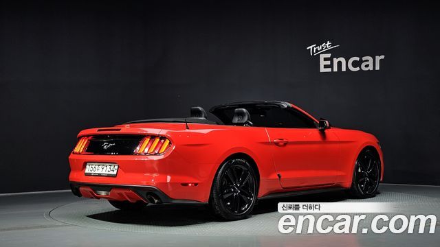 Ford Mustang Convertible — пробег 64 602 км — фото 2 из 5