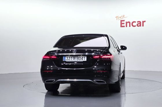 Mercedes-Benz E-Class E220d 4MATIC AMG Line — пробег 101 120 км — фото 4 из 5