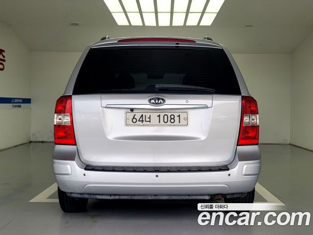 Kia Carnival 9-Seater LPI GLX Standard — пробег 260 000 км — фото 4 из 5