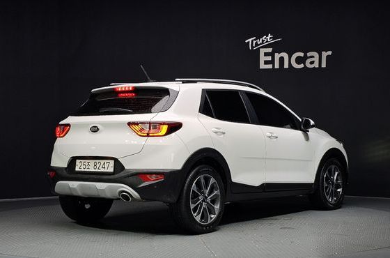 Kia Stonic Diesel 1.6 Prestige — пробег 130 004 км — фото 2 из 5