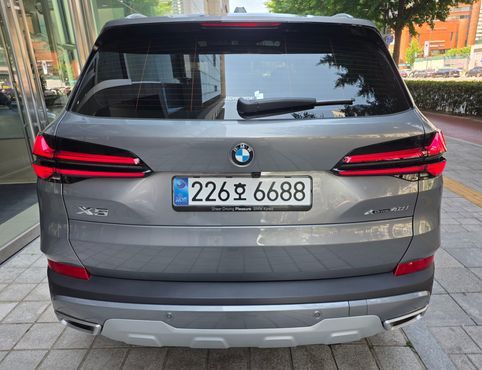 BMW X5 xDrive 40i xLine — пробег 1 390 км — фото 4 из 5