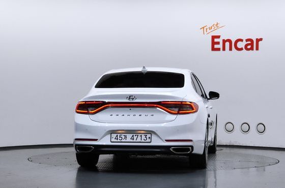 Hyundai Grandeur 2.4 Premium Special — пробег 85 891 км — фото 4 из 5