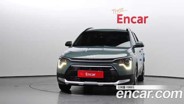 Kia Niro Prestige — пробег 60 780 км — фото 3 из 5