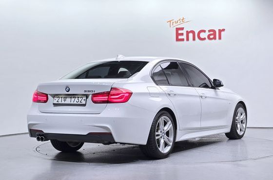 BMW 3-Series 330i M Sport — пробег 47 630 км — фото 2 из 5