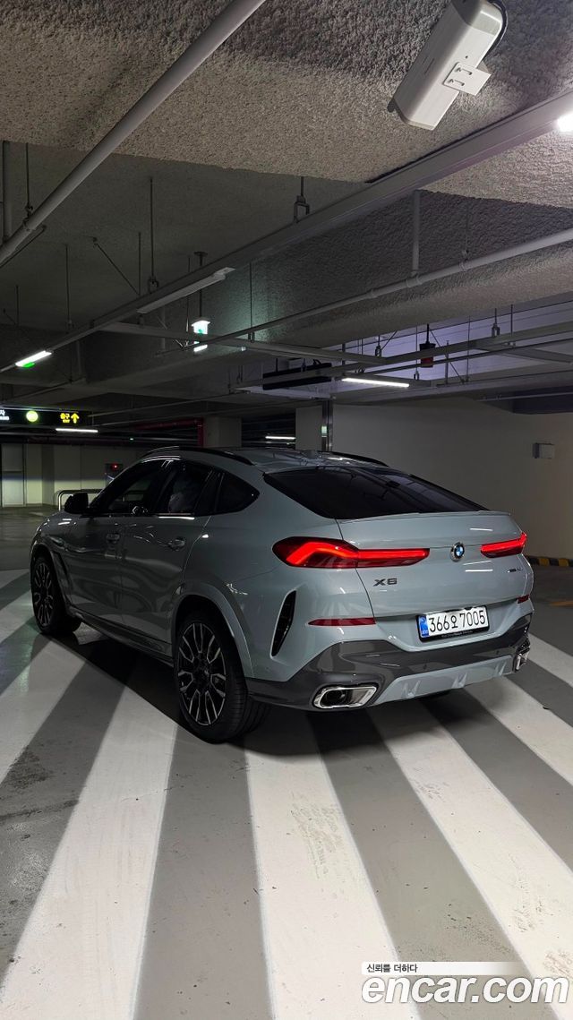 BMW X6 xDrive40i M Sport — пробег 20 км — фото 2 из 5