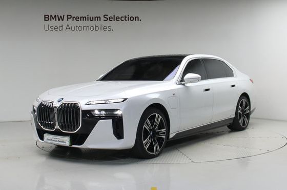 BMW 7-Series 750e xDrive M Sport — пробег 8 057 км — фото 1 из 5
