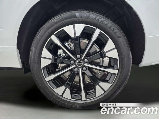 Volvo XC60 T8 Ultra Bright — пробег 69 км — фото 5 из 5