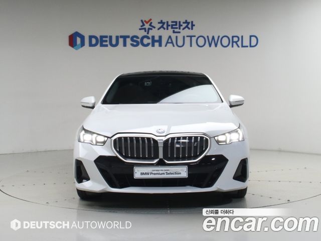 BMW i5 eDrive 40 M Sport — пробег 7 123 км — фото 3 из 5