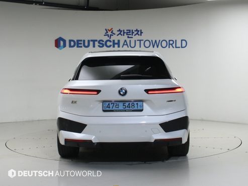 BMW iX xDrive40 First Edition — пробег 22 660 км — фото 4 из 5