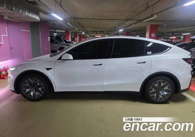 Tesla Model Y L Long Range AWD — пробег 1 км — фото 2 из 5