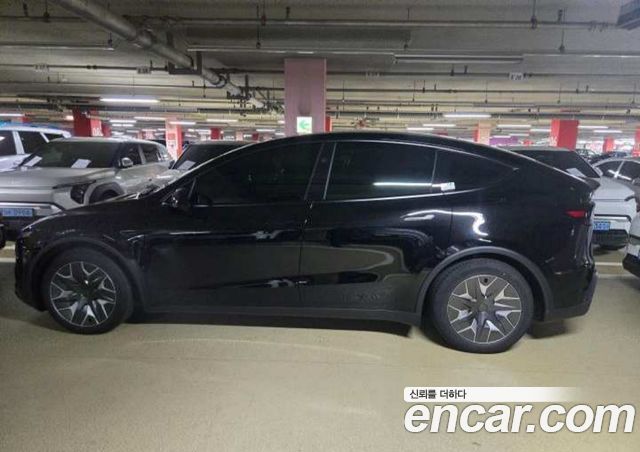 Tesla Model Y L Long Range AWD — пробег 1 км — фото 2 из 5