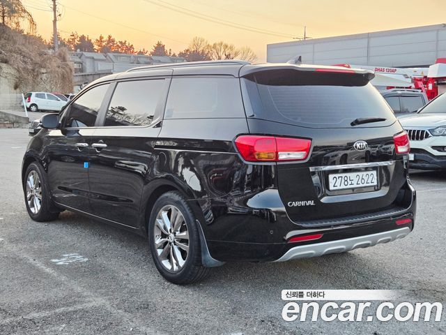 Kia Carnival из Кореи Encar