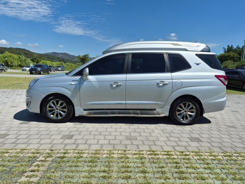 Ssangyong KORANDO 4WD Chateau 9-seater High-Limousine — пробег 202 765 км — фото 5 из 5