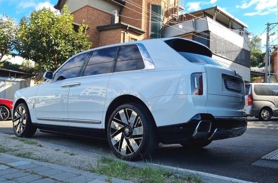 Rolls-Royce Cullinan 6.7 V12 — пробег 14 000 км — фото 2 из 5