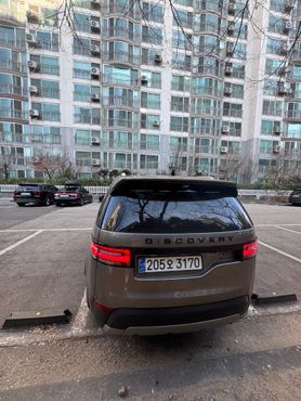 Land Rover Discovery 3.0 TD6 HSE Luxury — пробег 150 000 км — фото 3 из 5
