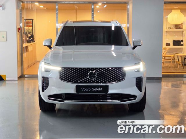 Volvo XC90 T8 Ultra Bright Hybrid — пробег 8 225 км — фото 3 из 5