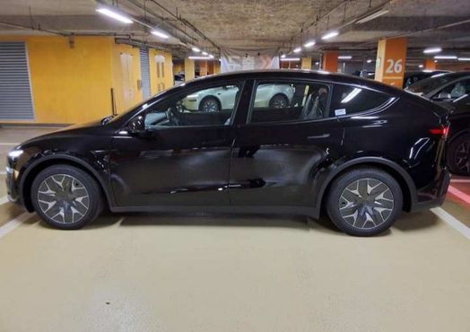 Tesla Model Y L Long Range AWD — пробег 1 км — фото 5 из 5
